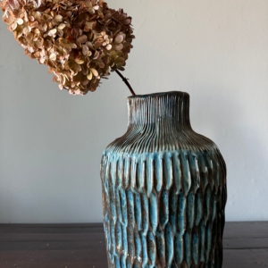 Wazon ceramiczny "Deep Lines"