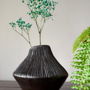 Wazon ceramiczny "Deep Lines"