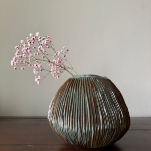 Wazon ceramiczny "Deep Lines"