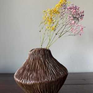 Wazon ceramiczny "Deep Lines"