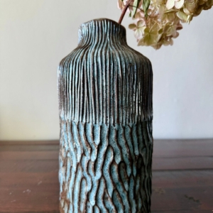 Wazon ceramiczny "Deep Lines"