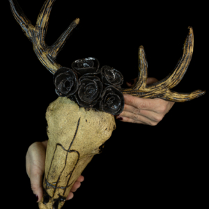 Rzeźba ceramiczna „Antlered Harmony”